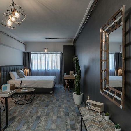 Superb Industrial Style Lodge Heart Of Athens Atenas Exterior foto