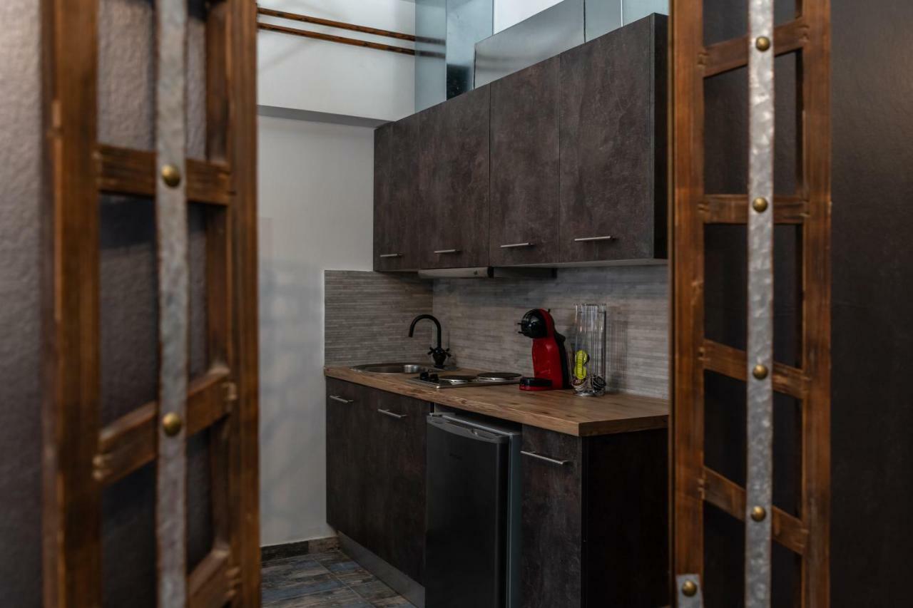 Superb Industrial Style Lodge Heart Of Athens Atenas Exterior foto