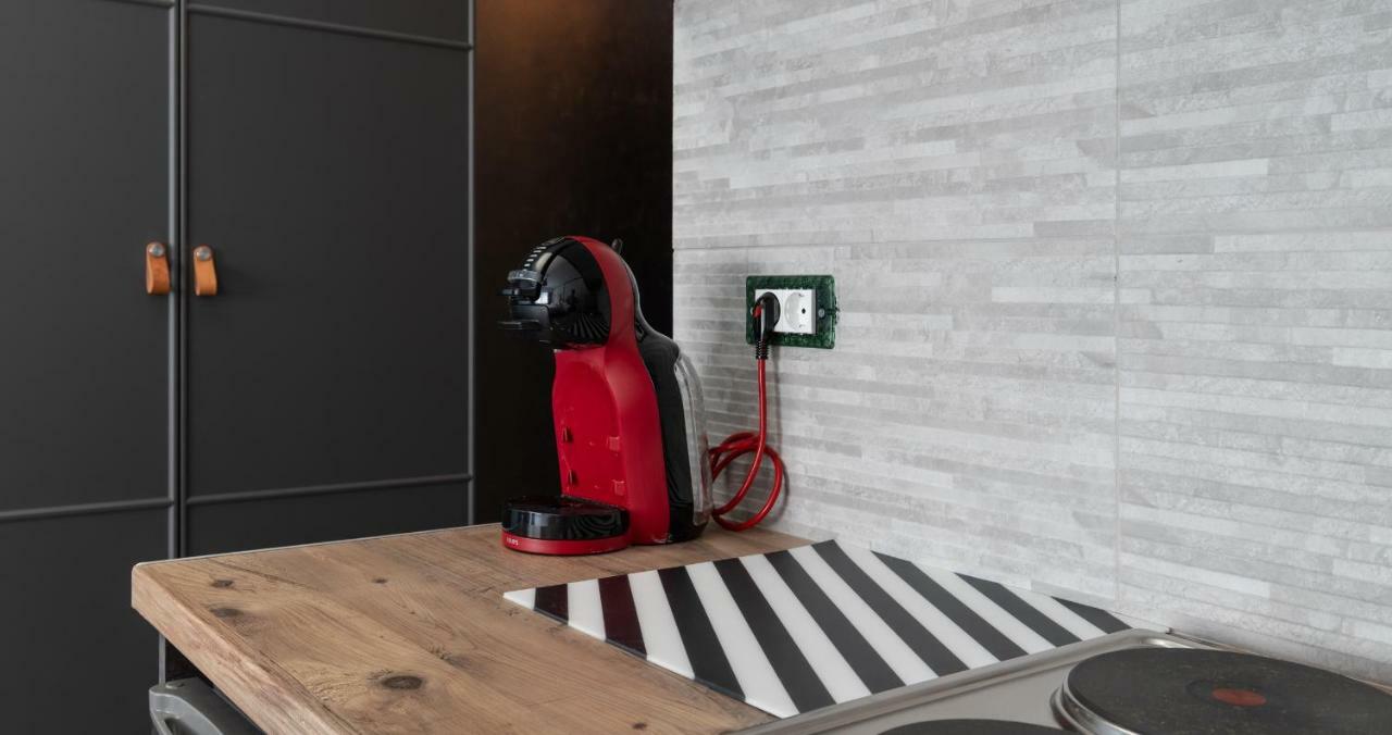Superb Industrial Style Lodge Heart Of Athens Atenas Exterior foto
