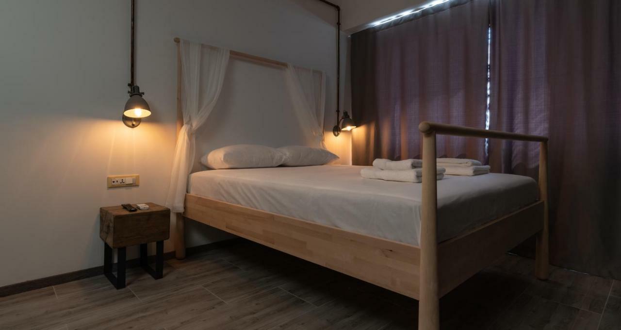 Superb Industrial Style Lodge Heart Of Athens Atenas Exterior foto
