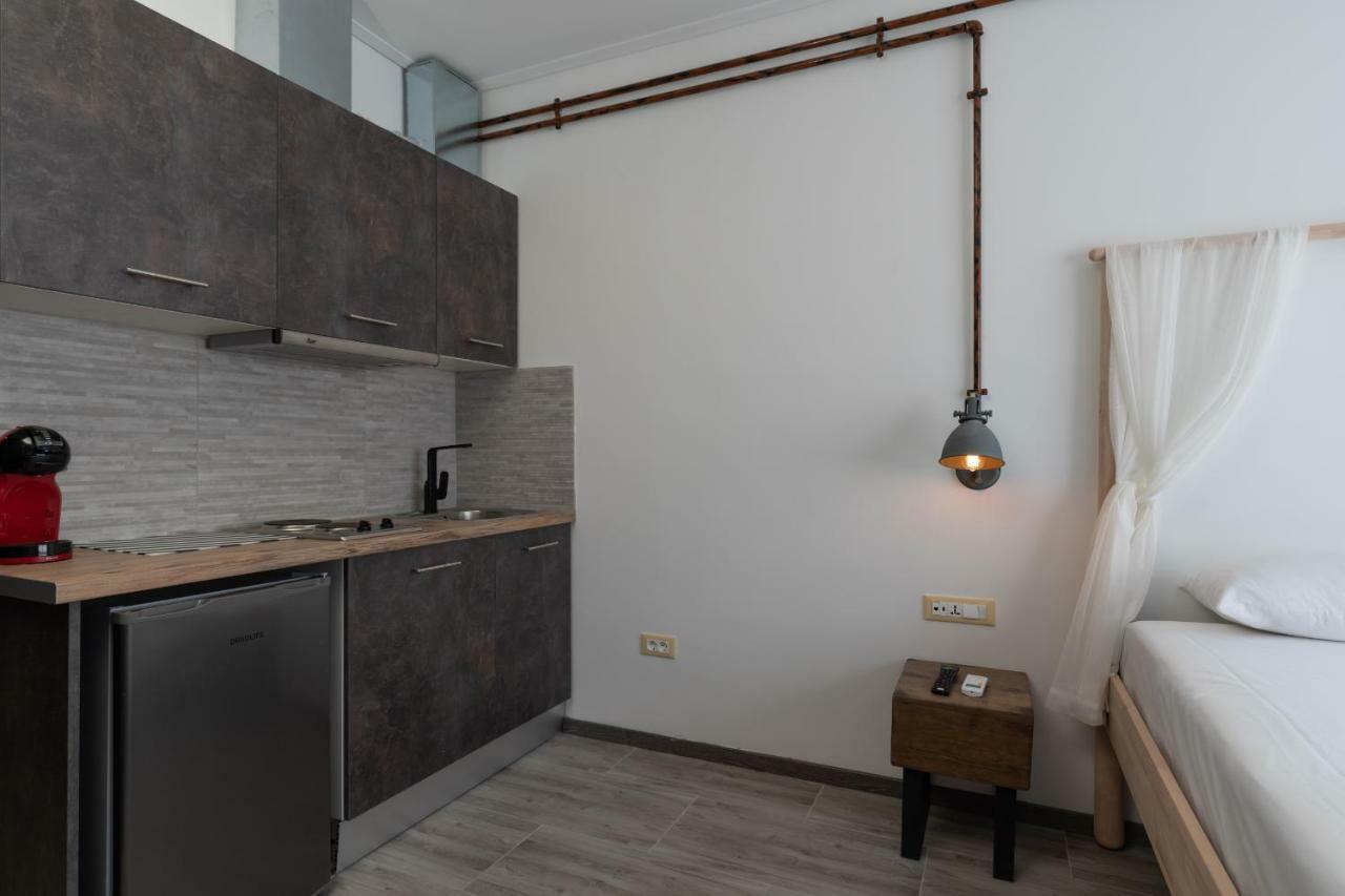 Superb Industrial Style Lodge Heart Of Athens Atenas Exterior foto
