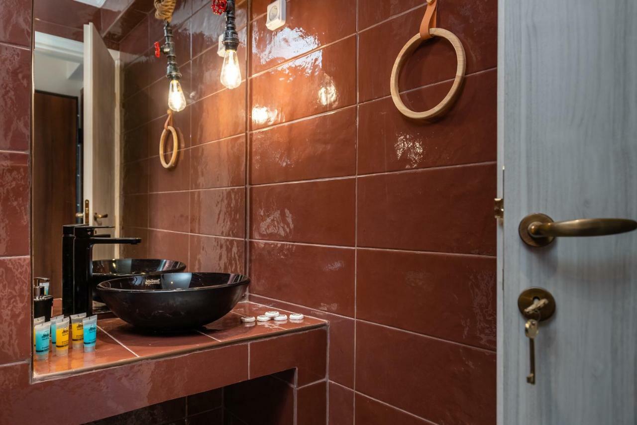 Superb Industrial Style Lodge Heart Of Athens Atenas Exterior foto